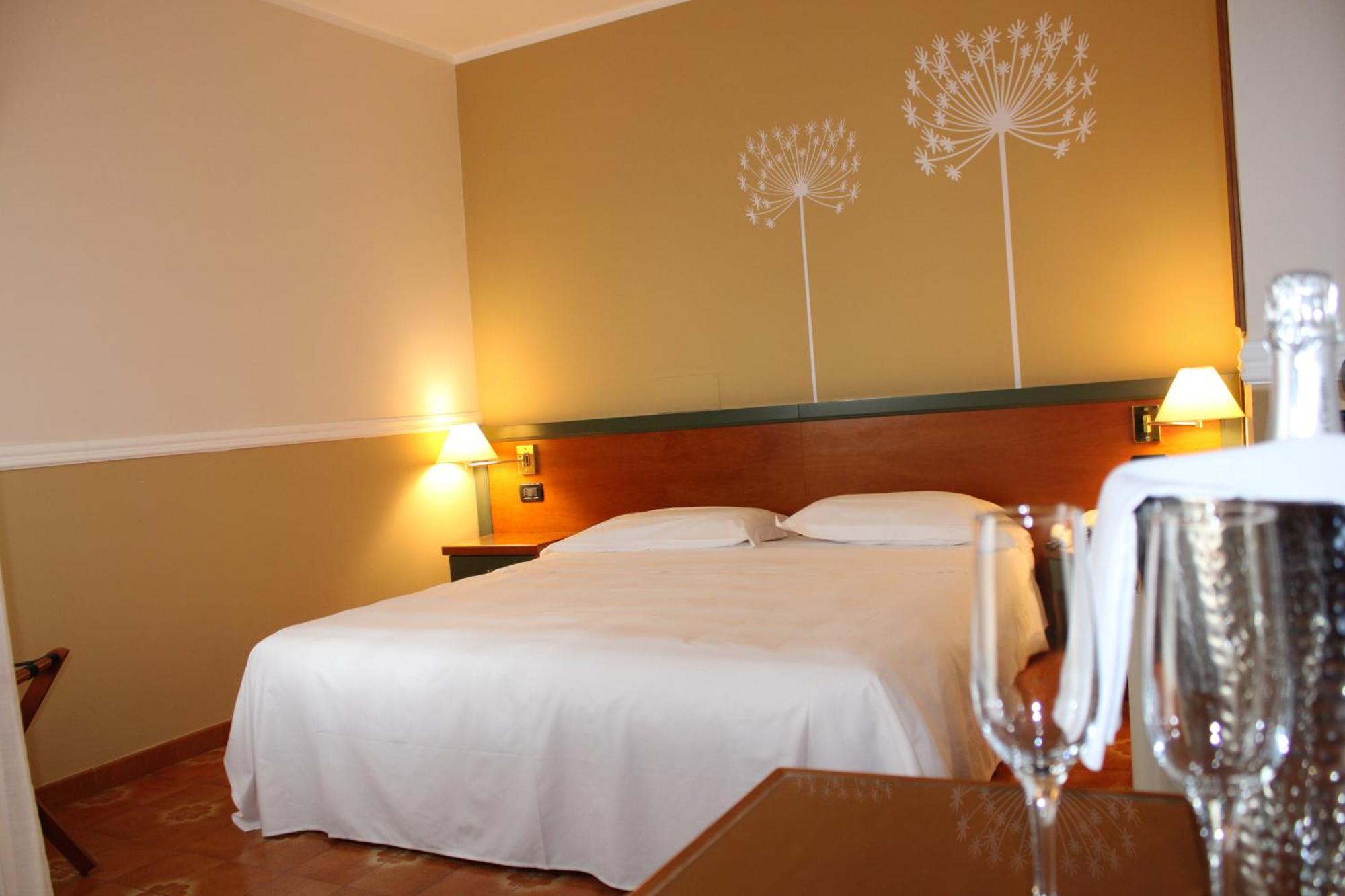 רנדה Domus Grand Hotel מראה חיצוני תמונה